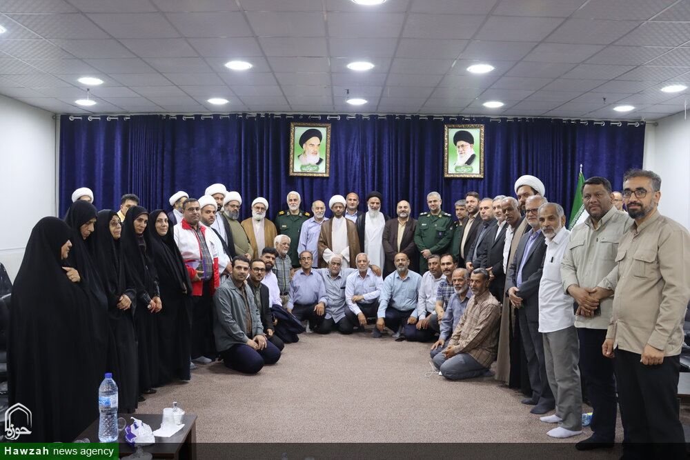 تصاویر/ دیدار اعضای ستاد بزرگداشت سوم خرداد و جمعی از مردم خرمشهر با نماینده ولی فقیه در خوزستان