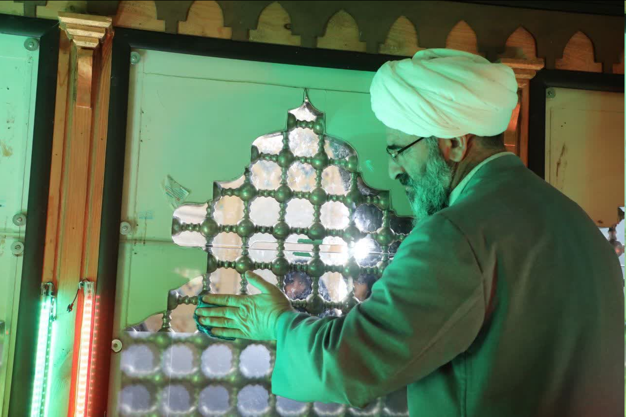 رفع بسیاری از حوائج مؤمنین به امامزادگان حواله داده میشود