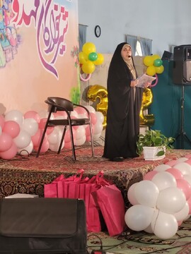 تصاویر/ حضور طلاب، کادر و اساتید مدرسه علمیه الهیه ساوه در همایش شیرخوارگان مهدوی