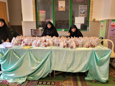 تصاویر/حضور طلاب،کادر و اساتید مدرسه علمیه الهیه ساوه در همایش شیرخوارگان مهدوی