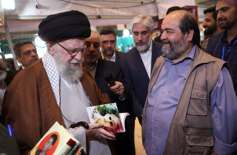 تصاویر/ بازدید رهبر معظم انقلاب از سی‌وپنجمین نمایشگاه بین‌المللی کتاب تهران