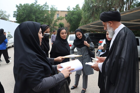 حضور نماینده ولی فقیه در خوزستان بین دانشجویان دختر دانشکده فنی و حرفه ای اهواز