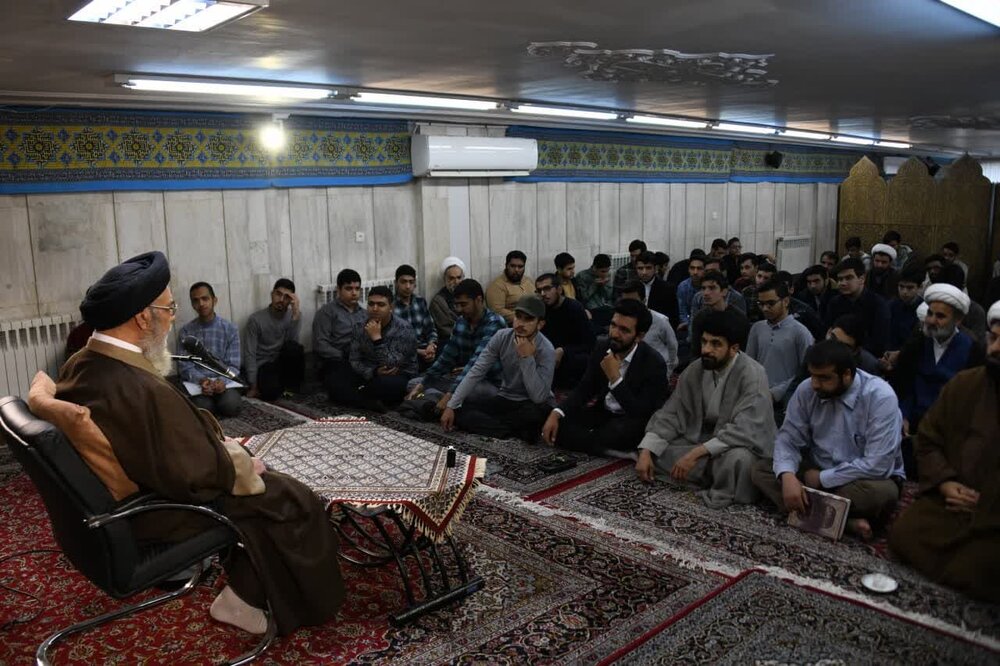 از نظر اسلام، خوش خُلق یعنی خلقت درونی زیبا داشتن است