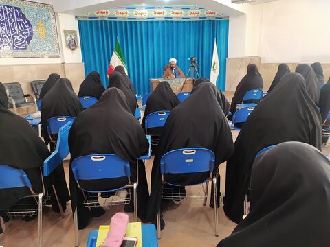 تصاویر/ جلسه اخلاق طلاب مدرسه علمیه الزهرا (س) ارومیه