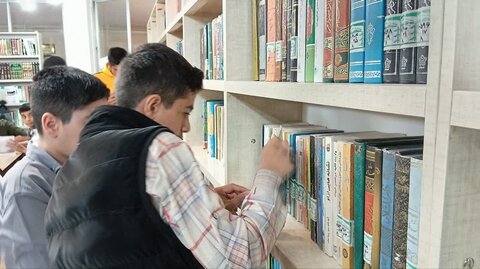 تصاویر/ بازدید دانش آموزان از مدرسه علمیه امام خمینی (ره) ارومیه
