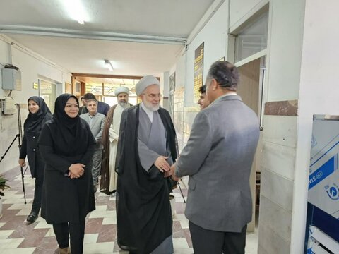 تصاویر/بازدید حجت الاسلام و المسلمین پورذهبی از اداره کل کتابخانه‌ های عمومی کردستان