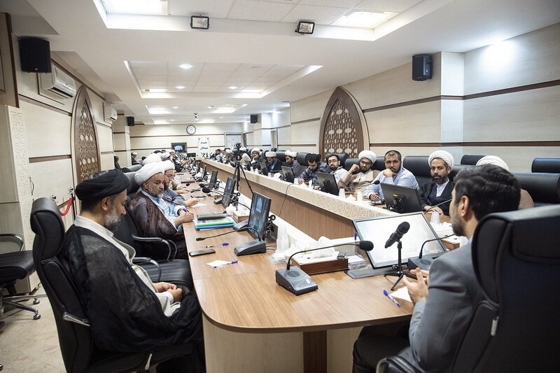 بررسی صلاحیتها طبق اسناد و مدارک انجام شد / حوزویان مطالبهگر اجرای سیاستهای کلی انتخابات باشند