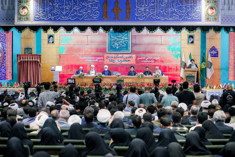  الحفل الختامي للمؤتمر العالمي الخامس للإمام الرضا (عليه السلام) في مدينة مشهد