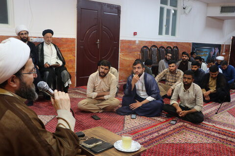 تصاویر| نشست بصیرت افزایی حجت الاسلام والمسلمین ماندگار با طلاب منصوریه