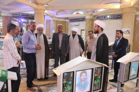 تصاویر/ تجدید میثاق رئیس شورای هماهنگی تبلیغات اسلامی بوشهر با شهدای بوشهر