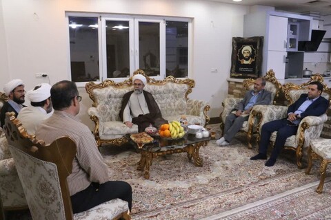 دیدار رئیس شورای هماهنگی تبلیغات اسلامی با خانواده شهید آیت الله عاشوری