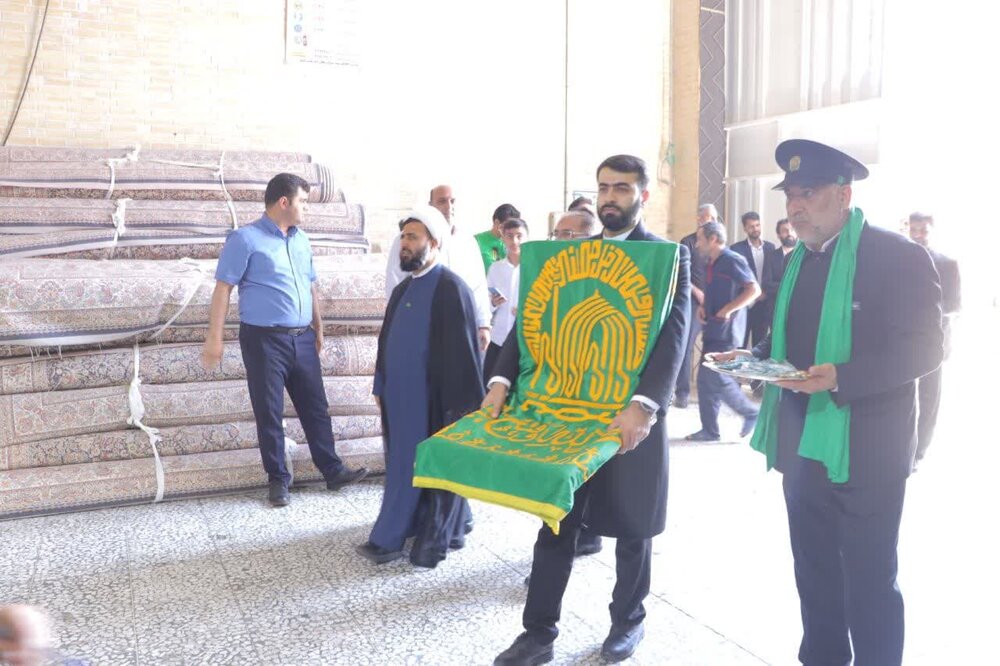 خیّری که زیر سایه خورشید گرهگشایی میکند