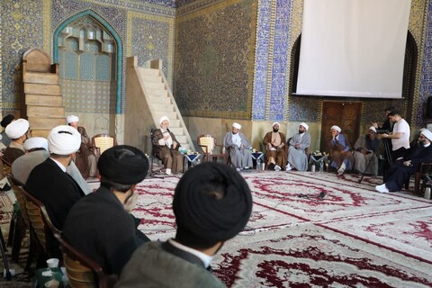 تصاویر/سیزدهمین نشست جمعی از منبری های هیئات کشور در اصفهان
