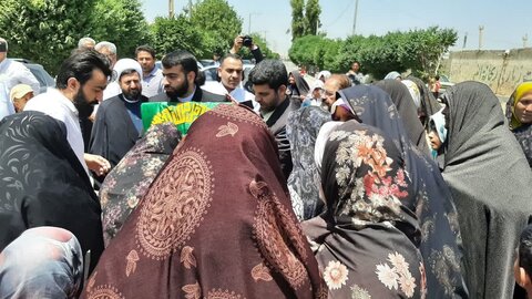 تصاویر/ آیین پرچم گردانی خدام حرم رضوی در منطقه شمال استان اصفهان