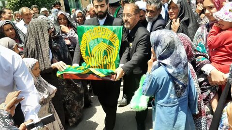 تصاویر/ آیین پرچم گردانی خدام حرم رضوی در منطقه شمال استان اصفهان