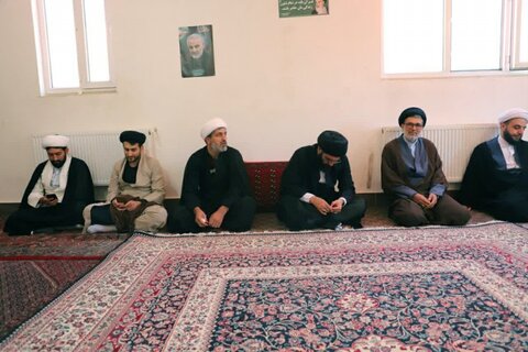 تصاویر/ نشست روحانیون مبلغین طرح هجرت بیجار با مدیر حوزه علمیه کردستان