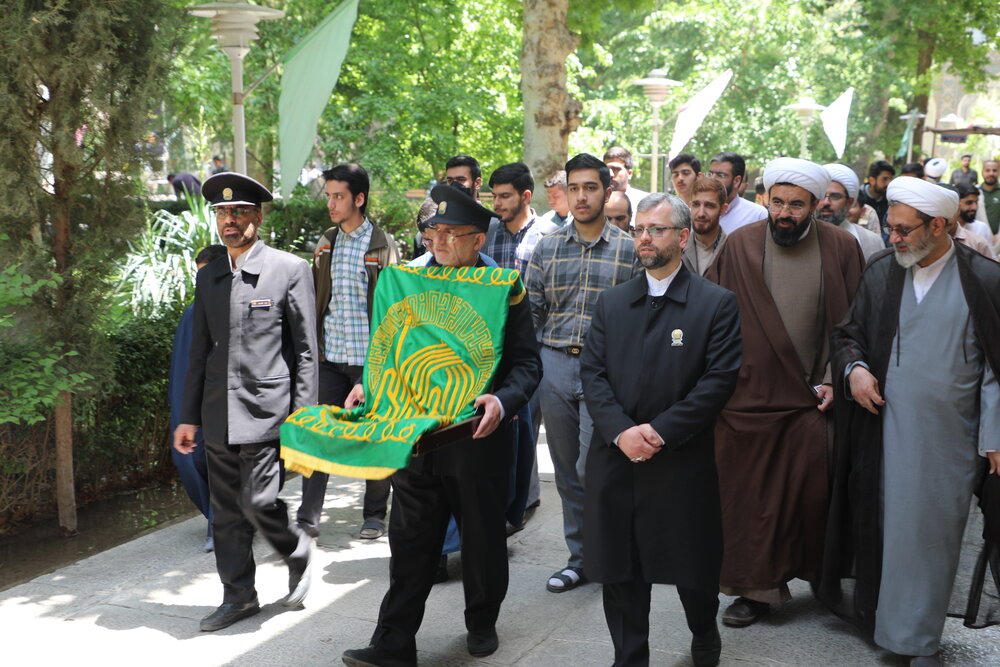 حضور خادمین حرم مطهر امام رضا (ع) در مدرسه علمیه امام صادق(ع) چهارباغ اصفهان