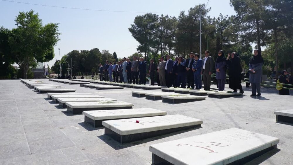 تجدید میثاق مدیران روابط عمومی دستگاه ها و ادارات دولتی و عمومی با آرمان های شهدا