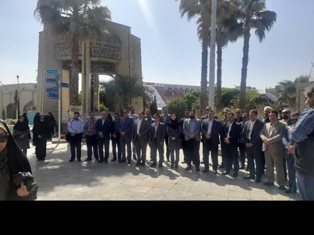 تجدید میثاق مدیران روابط عمومی دستگاه ها و ادارات دولتی و عمومی با آرمان های شهدا