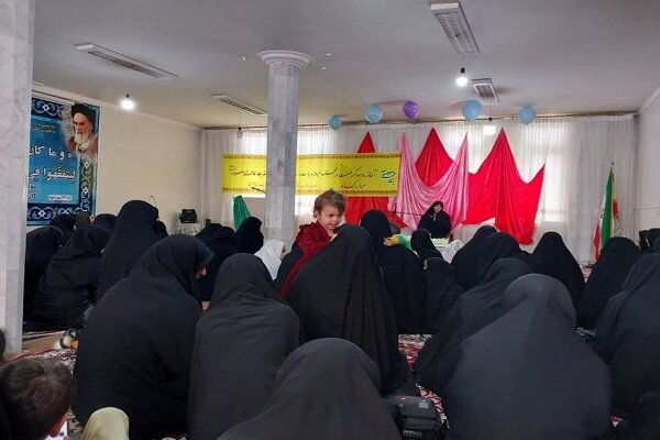 مبانی فکری حضرت معصومه(س) به زنان جامعه تبیین شود