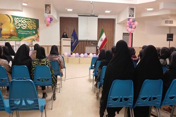 بازدید دانش‌آموزان از مدرسه علمیه خواهران اردبیل