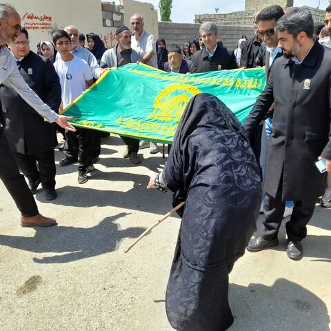 تصاویر استقبال اهالی روستاهای الیگودرز از پرچم حرم امام رضا(ع)
