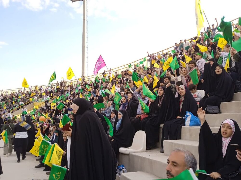 اجتماع امام رضایی‌های البرز در ورزشگاه ۲۰ هزار نفری انقلاب کرج+ تصاویر