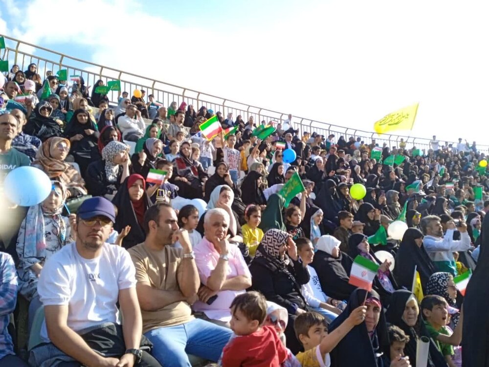 اجتماع امام رضاییهای البرز در ورزشگاه ۲۰ هزار نفری انقلاب کرج+ تصاویر