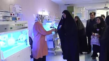 تجلیل از مادران باردار لرستانی