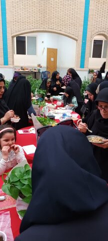 تصاویر/برگزاری جشنواره غذای سالم در مدرسه علمیه فاطمة الزهرا (س) ساوه
