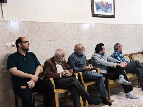 تصاویر / دیدار مدیر،اساتید وطلاب مدرسه علمیه شیخ الاسلام با خانواده شهید باریک بین