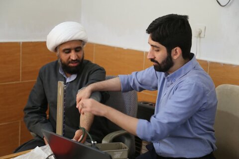 تصاویر/ اجرای پویش اهدای خون – اهدای زندگی در مدرسه علمیه امام خمینی(ره) اهواز