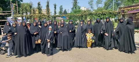 تصاویر/حضور طلاب مدرسه علمیه فاطمه الزهرا (س)ساوه در سی پنجمین نمایشگاه بین المللی کتاب تهران