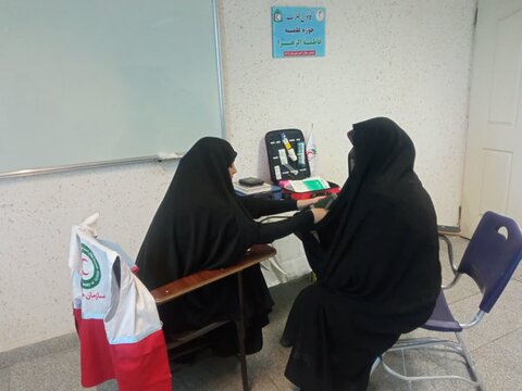 تصاویر/طرح پایش سلامت طلاب در مدرسه علمیه فاطمه الزهرا (س) اراک
