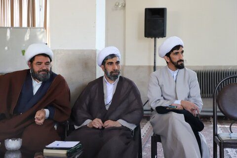 تصاویر/ برگزاری جلسه مدیران و معاونین مدارس علمیه کردستان