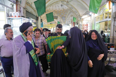 تصاویر / چهار پایه خوانی در بازاربزرگ قم به مناسبت ولادت علی بن موسی الرضا (ع)