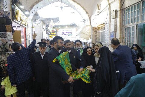 تصاویر / چهار پایه خوانی در بازاربزرگ قم به مناسبت ولادت علی بن موسی الرضا (ع)