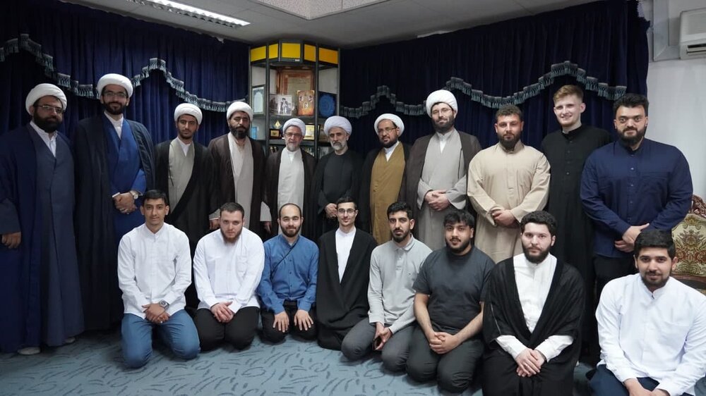 بازدید جمعی از اساتید و طلاب حوزه علمیه هامبورگ از موسسه امام خمینی(ره ...