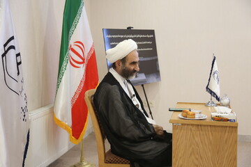 نسبت به قطب بندی‌های وحدت شکن حساس باشیم / عاشورا، ابزار انسانیت در برابر حیوانیت است