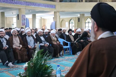 تصاویر / مراسم تجلیل از اساتید و طلاب ممتاز مدرسه  علمیه امام خمینی ارومیه