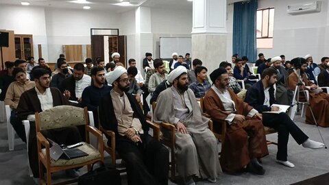 تصاویر/ نشست سواد رسانه ای در مدرسه علمیه امام خمینی (ره) خوی