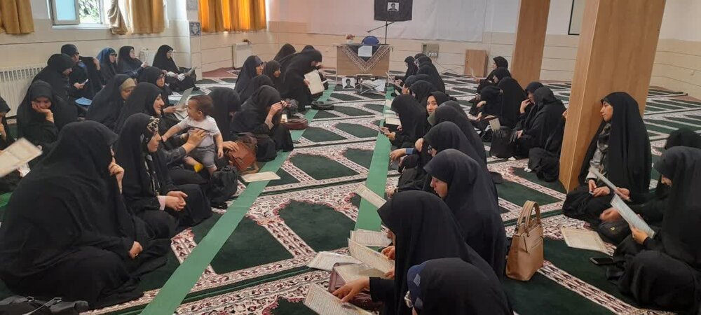 کلیپ| مراسم ختم قرآن در مدرسه علمیه فاطمة الزهرا (س) ساوه در پی شهادت رئیس جمهور کشور و همراهان ایشان