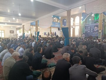 تصاویر/ حضور حوزویان مدرسه علمیه امام صادق (ع) بیجار در مراسم یادبود شهید حجت الاسلام و المسلمین رئیسی