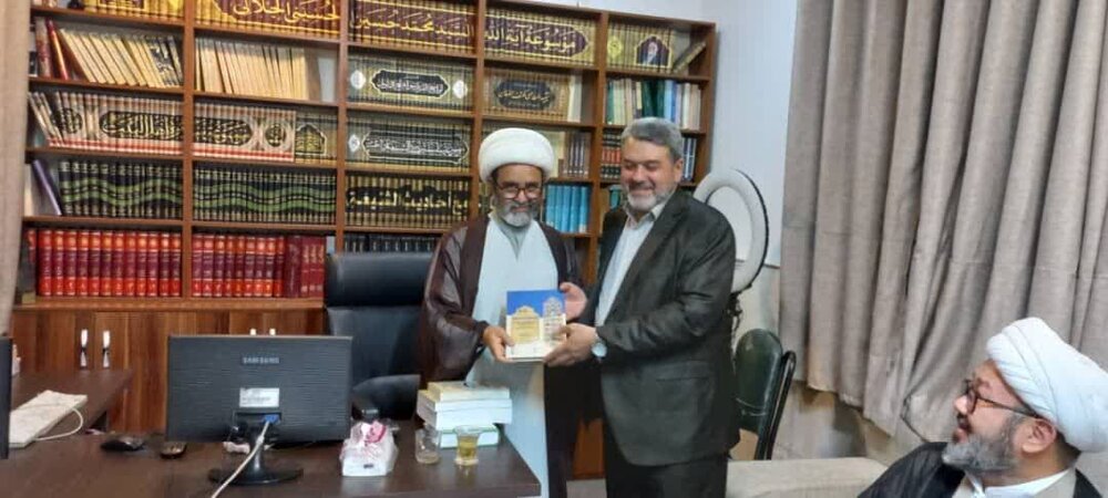 حرم مطهر حضرت ابو الفضل العباس (ع) کے تحقیقاتی وفد کا مرکز احیائے آثار برّصغیر قم کا دورہ