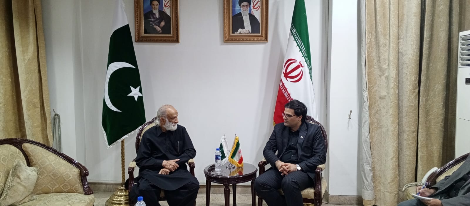 سابق وفاقی وزیر منیر حسین گیلانی کی ایرانی قونصلیٹ آمد، ڈاکٹر ابراہیم رئیسی کی شہادت پر اظہارِ تعزیت
