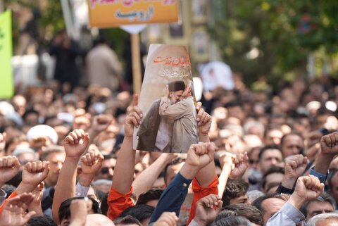 تصاویر/ تجمع بزرگ مردم ارومیه در گرامی‌داشت یاد و خاطره رئیس جمهور و شهدای همراه