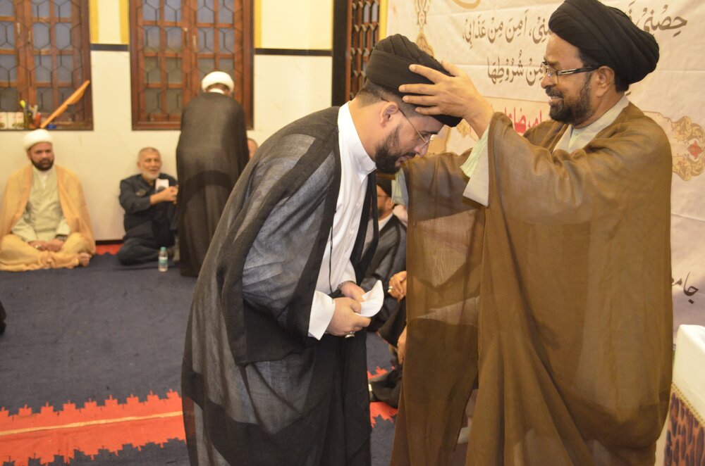 جامعۃ الامام امیر المومنین (ع) نجفی ہاؤس ممبئی میں یاد شہداء کے ہمراہ تقریب عمامہ گزاری کا انعقاد