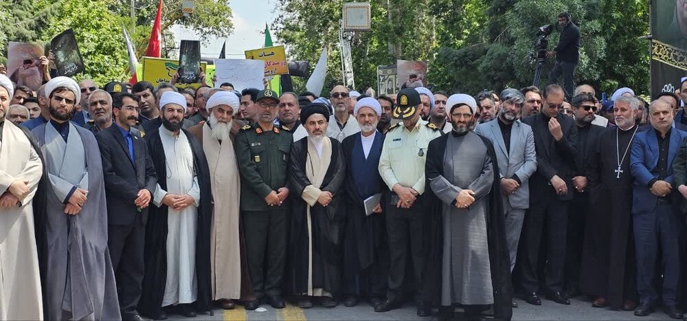 ارومیه و آذربایجان غربی به احترام شهدای خدمت قیام کرد