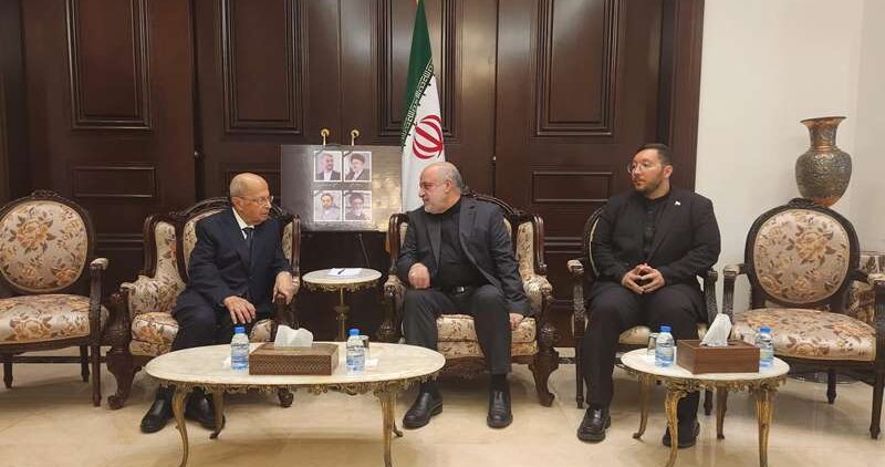 رئیس جمهور لبنان برای عرض تسلیت شهادت رئیسی در سفارت ایران حضور یافت