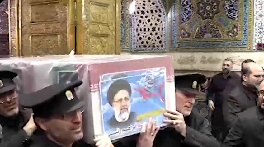 جثمان الرئيس الشهيد يوارى الثرى بالحرم الرضوي الشريف + فيديو وصور جثمان الرئيس الشهيد يوارى الثرى بالحرم الرضوي الشريف + فيديو وصور